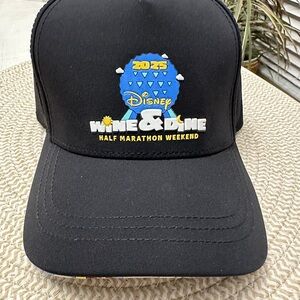 NWT 2025 runDisney Wine & Dine black cap
